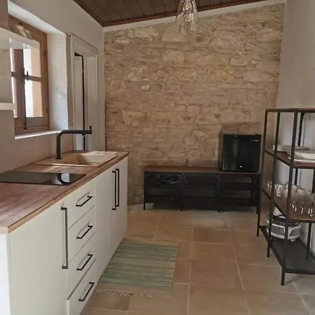 Granny's House, στης γιαγιάς ευανθίας Dhoros